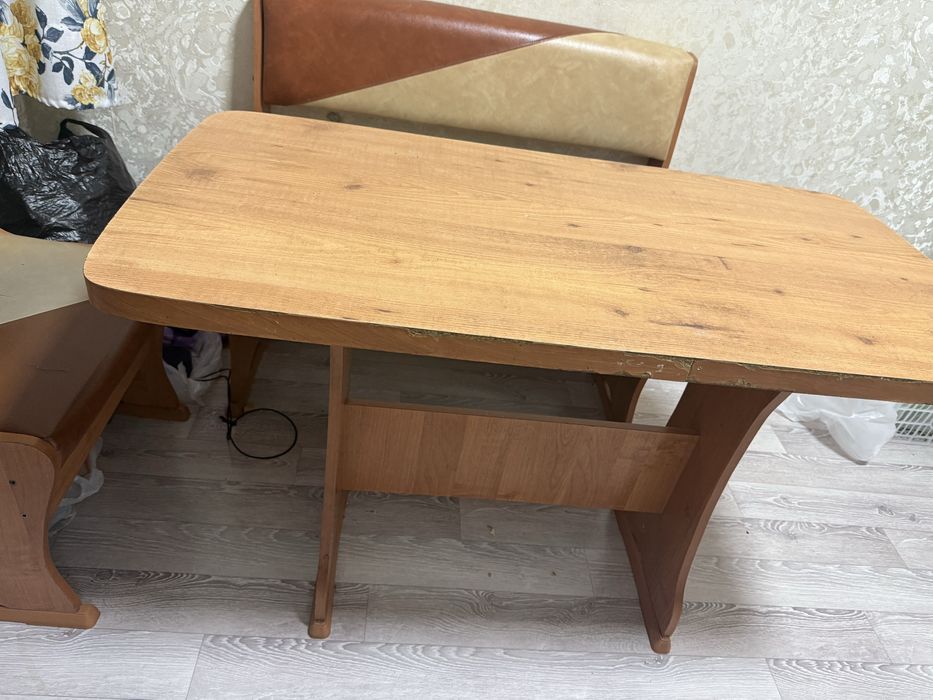 Продается куханный стол