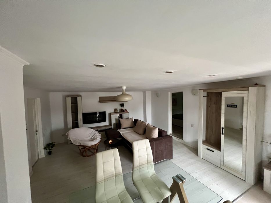 Casa, teren 1000m2 si MARKET in Suraia