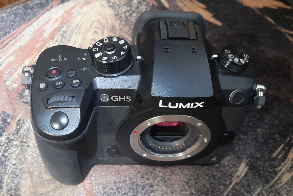 Panasonic Lumix GH5
