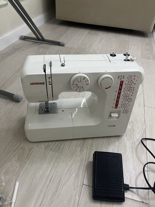 Швейная машинка Janome