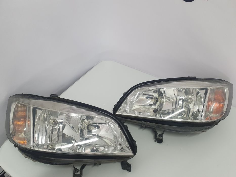 Фар за Опел Зафира А 2002г