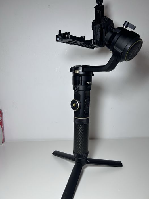 Vand - Zhiyun CRANE 2S , stabilizator