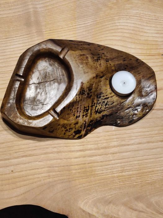 Часовници, пепелници, химикали от дърво