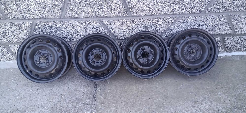 Продавам 15-цолови железни джанти