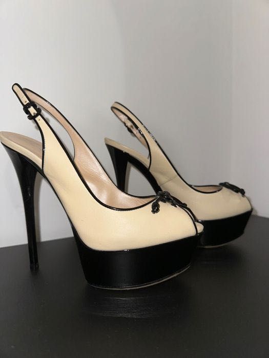 Сандали CASADEI италия