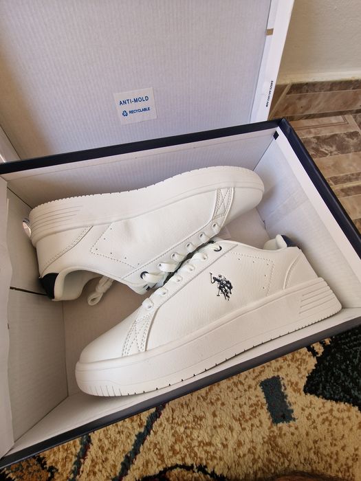 Vand pantofi sport marimea 42