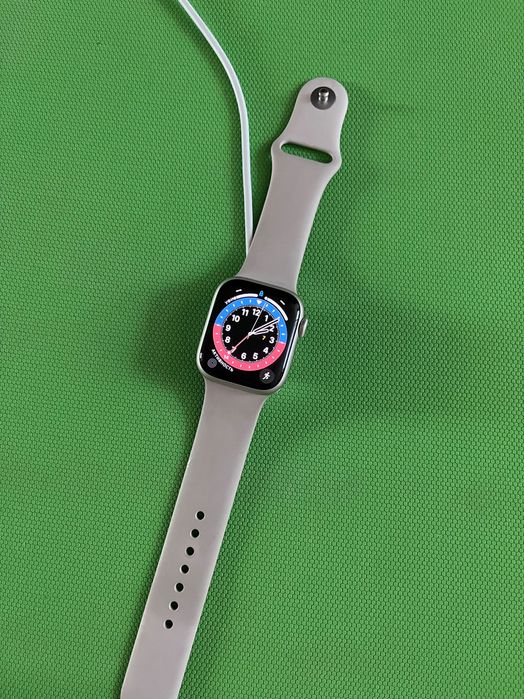 Apple Watch series 8( часы Apple)
