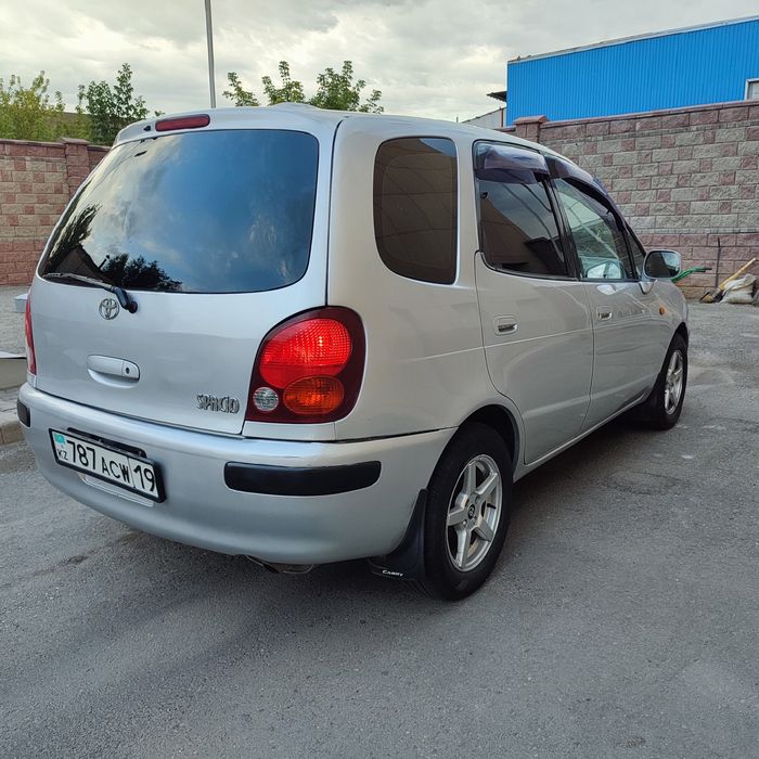 Продам срочно Тойота Спасио