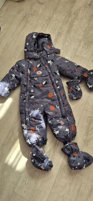 Продам комбинезоны,куртку