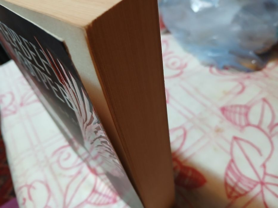 "Червен изгрев"-П.Браун,отлично състояние,само тая книга на автора