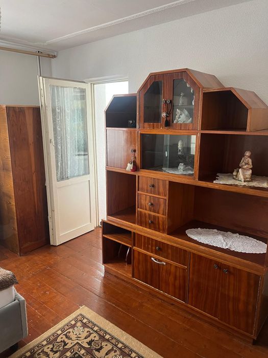 Închiriez garsoniera