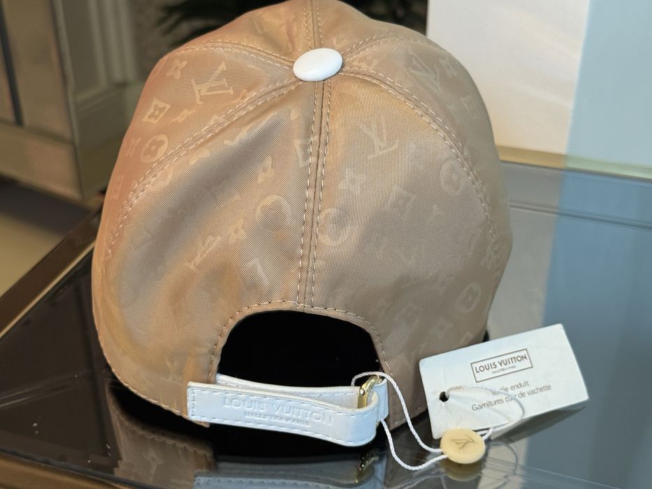 Șapcă Louis Vuitton Monogram – cozoroc din piele – bej/maro