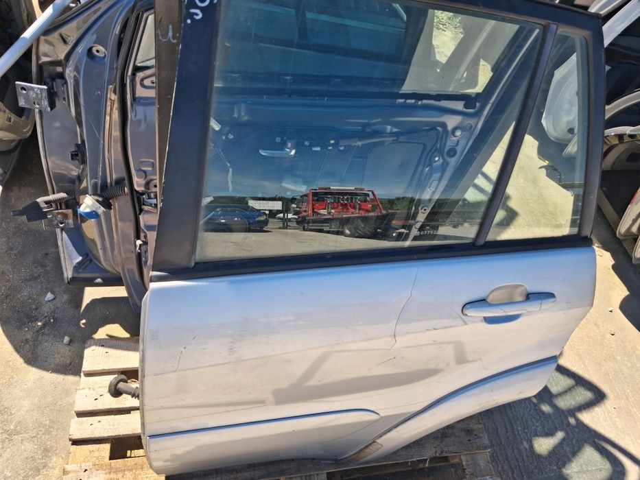 Врата Toyota Rav 4 2005г.