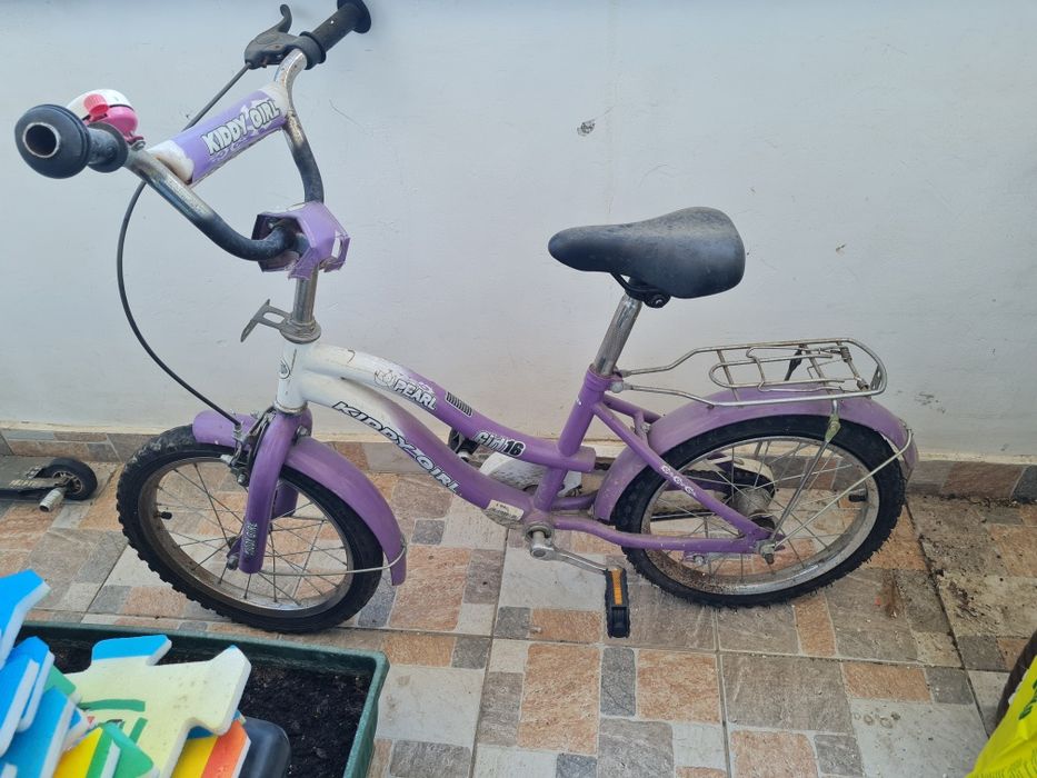 Vând role hy skate abec 1 și b-square, trotineta, bicicleta și genunchiere cotiere cu casca