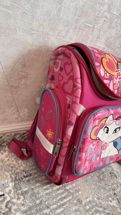 Школьный рюкзак . Дешёво отдам