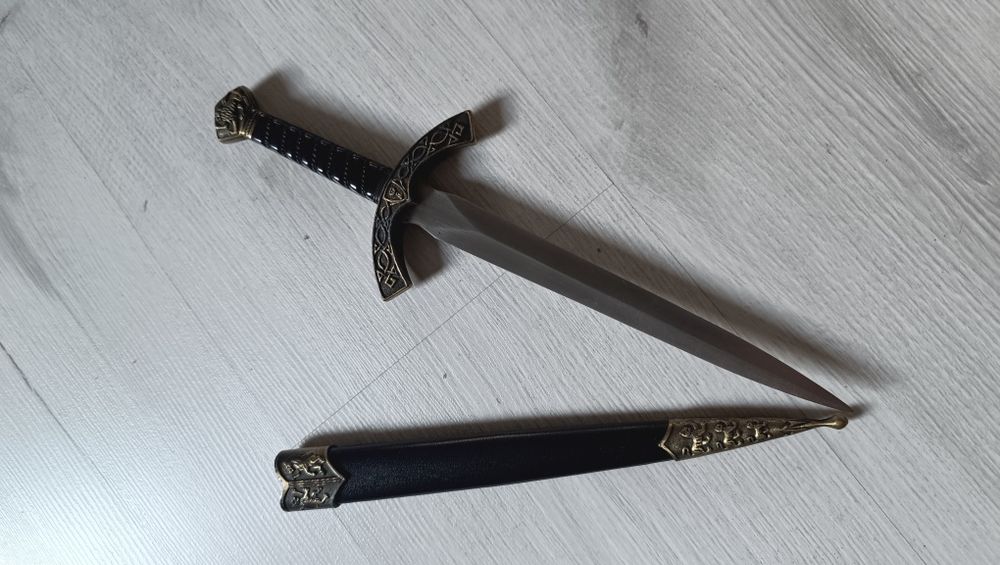 Pumnal panoplie  Franta , sec XVI