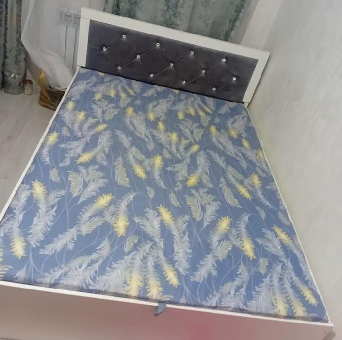 Кровать двухспальная