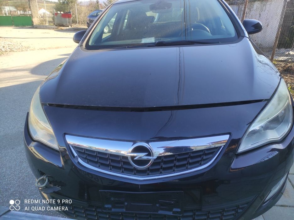 Opel Astra J 1.7 CDTI На Части