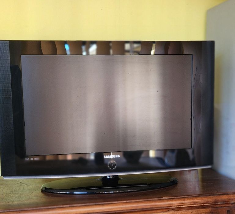 TV  Samsung  prima generație  65 diagonal