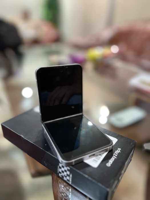 Samsung Galaxi Z Flip6