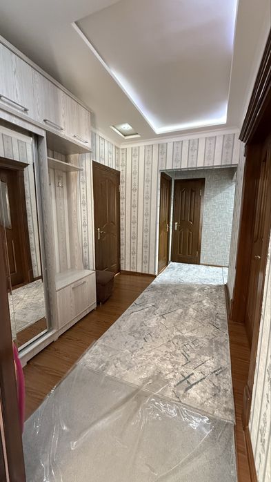 Просторная 4-комнатная квартира с ремонтом в Карасу 6