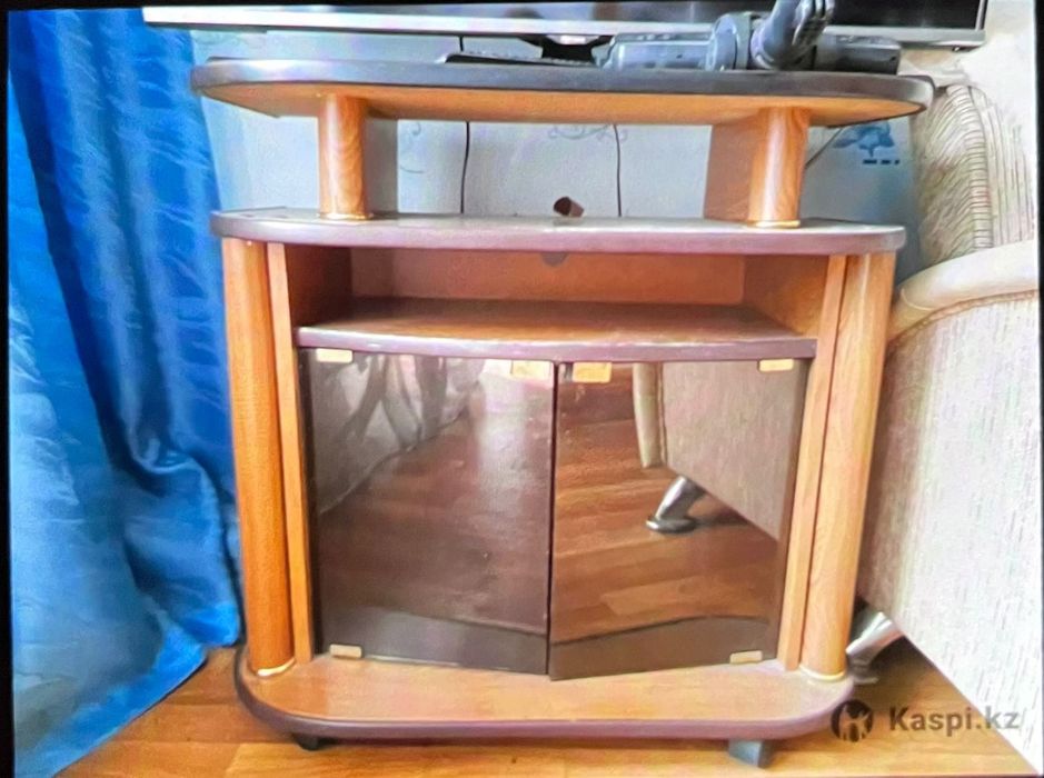 Продам тумбочку под телевизор