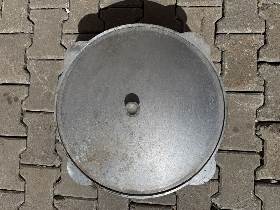 Продам казан с крышкой