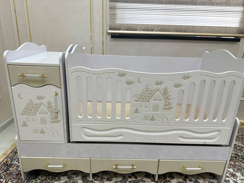 Продаётся детская кроватка-трансформер в отличном состоянии.