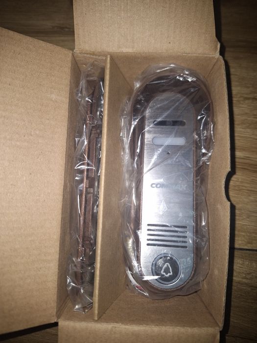 Продаю абсолютно новый домофон commax