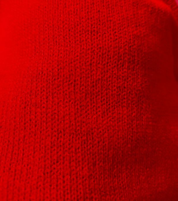 Червен плетен потник с тънки презрамки