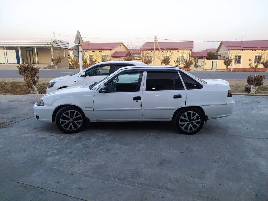 Nexia 2 sotaman yaxshi xolatda