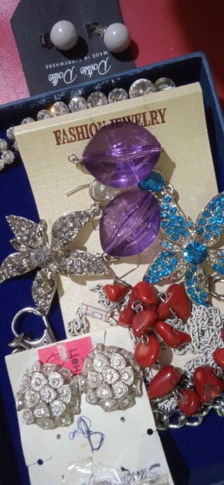 Подарки:сувенир жирафы из дерева,ручная работа,набор украшений,Бокал в