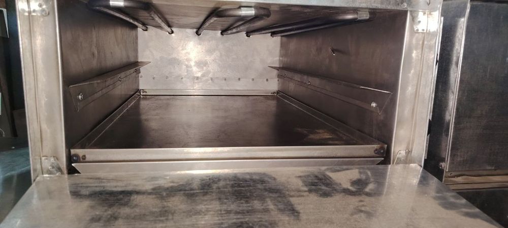 Duxovka somsa uchun stol perashka stilaj orasida moyka rakvina