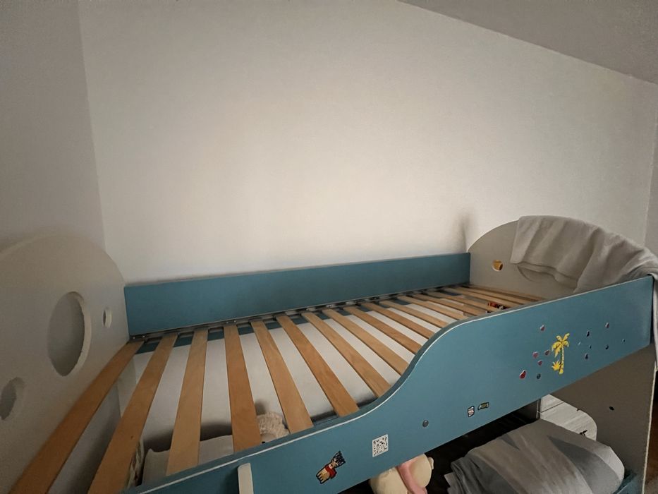 Pat suprapus pentru copii