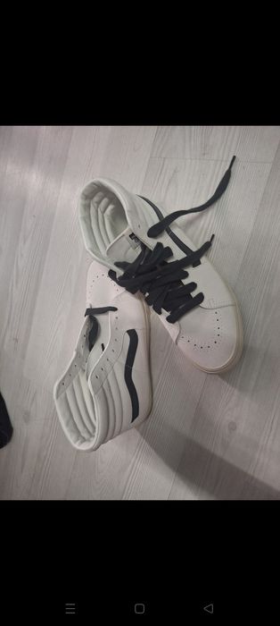 Vând ghete Vans 300 lei negociabil