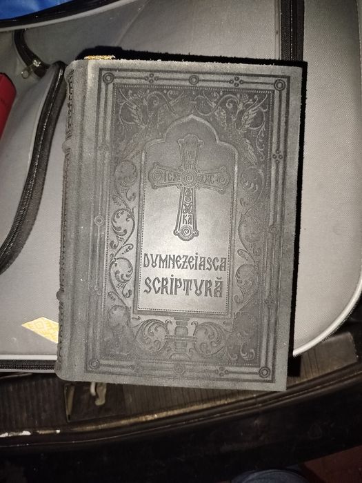 Biblie neagră stare f buna