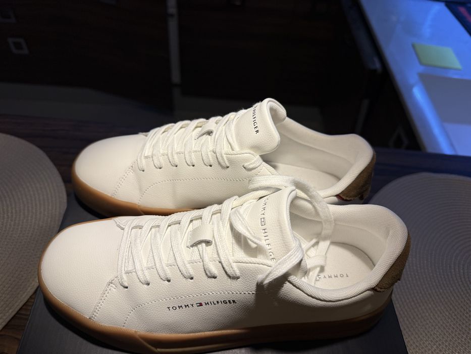 Tommy Hilfiger сникърси
