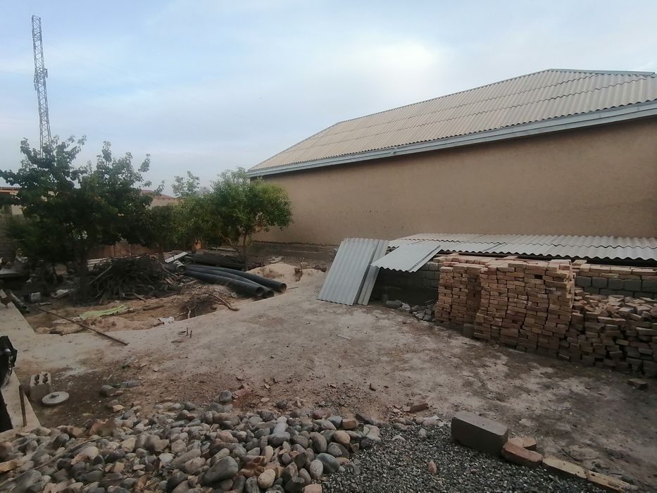 Qurilishi tugallanmagan uchastka