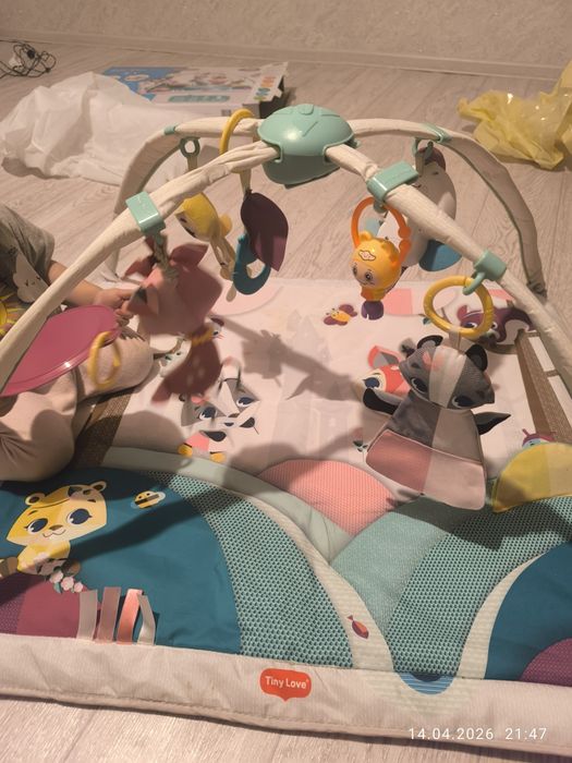 Коврик детский развивающий с игрушками