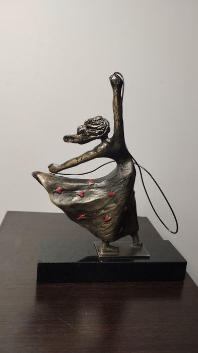 Художествена метална статуетка „Танцуваща жена“