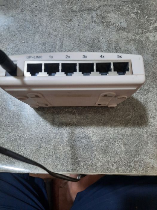 Продам Hub Ethernet Switch Acorp