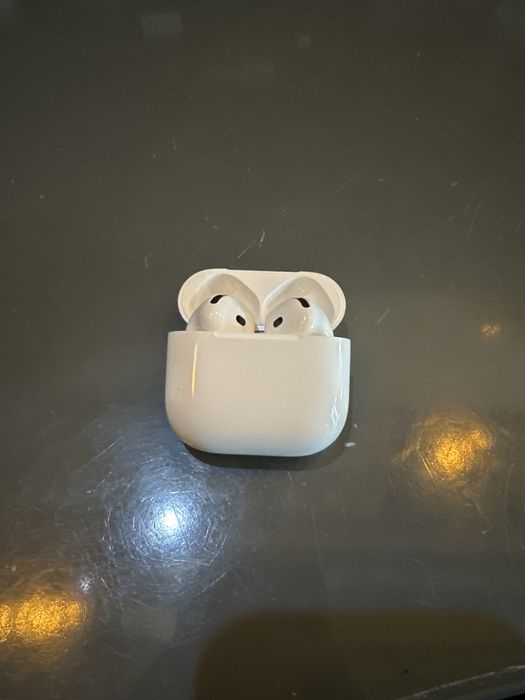 AirPods 4  (ANC)