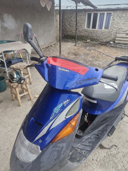 Vând scuter suzuki
