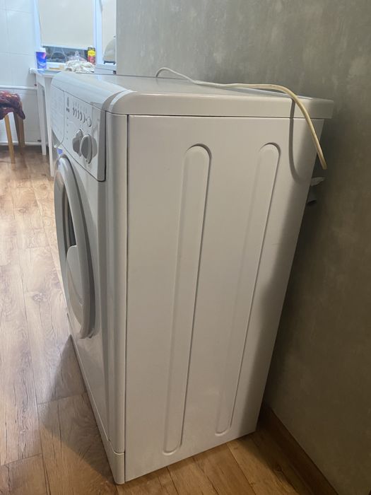 Стиральная машина INDESIT