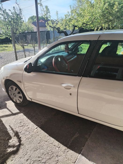 Vând Renault simbol 2011 benzină+gpl, geamuri electrice,acte in regula ,platit toate taxele