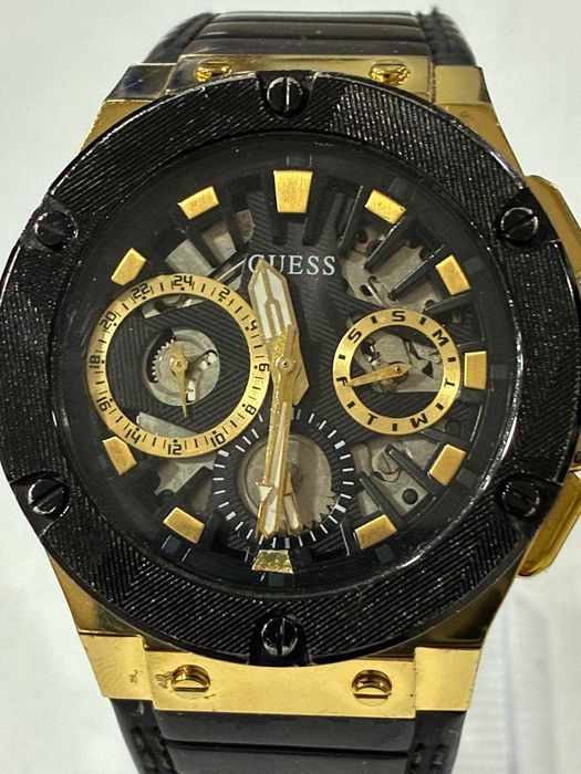 Часовник Guess GW0487G5