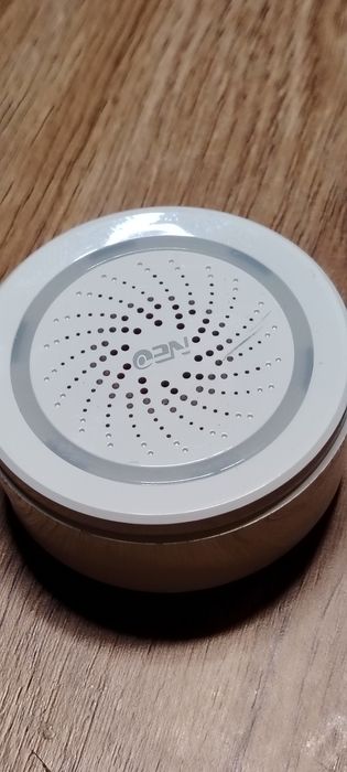 Senzor inteligent, fum și monoxid de carbon.