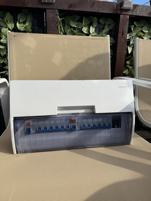 Tablou electric CHINT complet echipat – 18 module – RCD + siguranțe