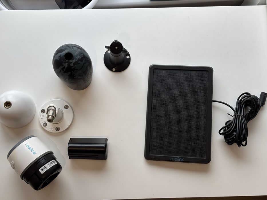 Camera supraveghere 4g Reolink Go 2k cu panou solar