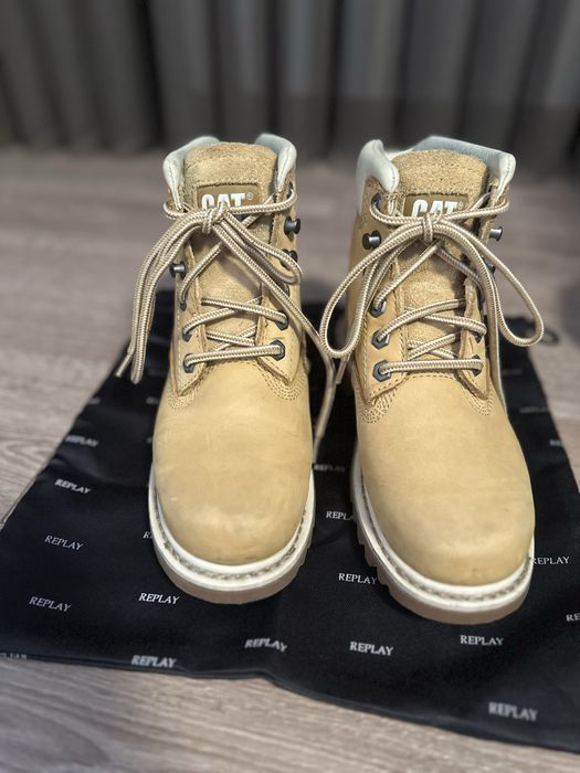 Дамски боти CAT от набук